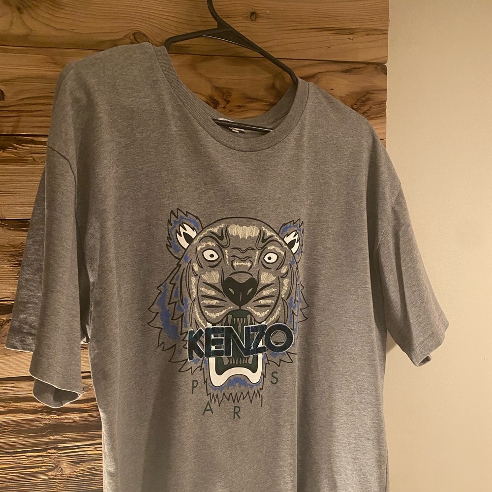 Kenzo T shirt w/ furry logo